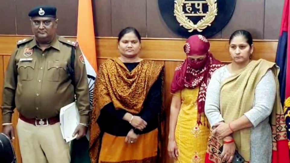 Lady Psycho Killer Poonam Story Killed three nieces and son also murder Police arrested accused