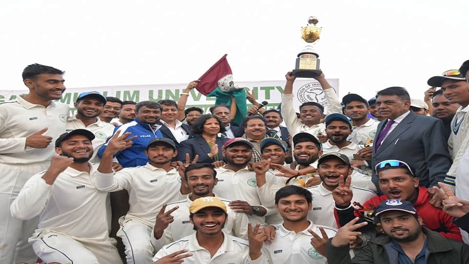 नॉर्थ जोन इंटर यूनिवर्सिटी क्रिकेट टूर्नामेंट विजेता एएमयू टीम