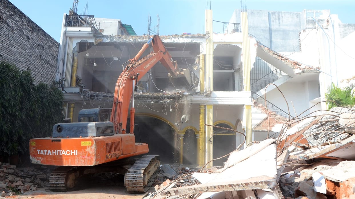 Supreme Court stays bulldozer action on SP leader's marriage hall in Bareilly