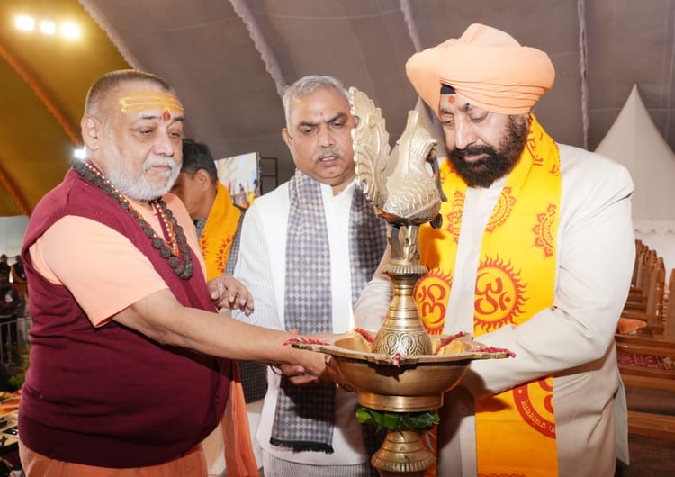 शांतिकुंज  शताब्दी समारोह: त्रिवेणी संगम के लिए हुआ भूमि पूजन, राज्यपाल भी पहुंचे, 50 दिन चलेगा आयोजन