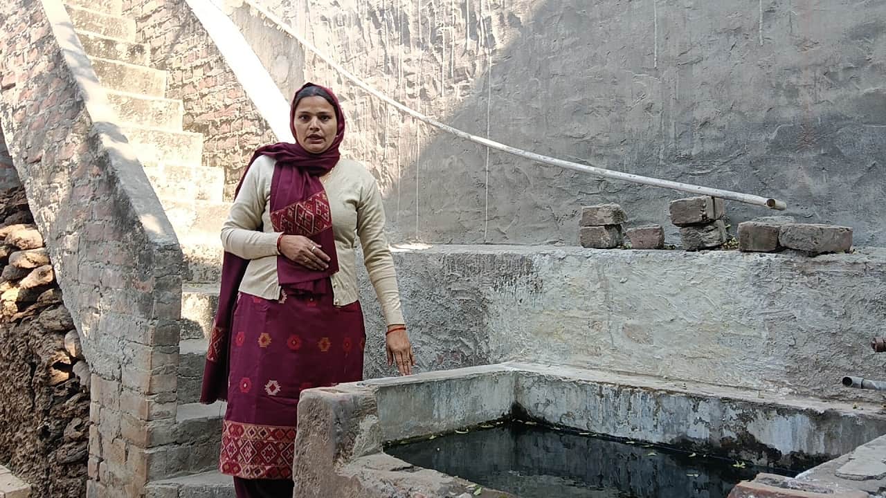 Psycho Killer Poonam is an MA graduate and claims to be possessed by a young man