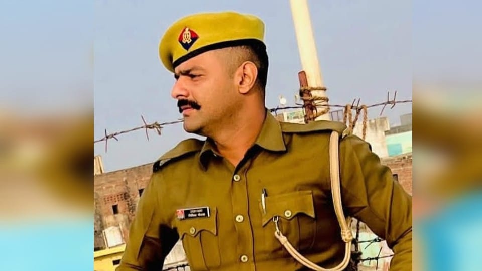 constable died after being electrocuted by an immersion rod in Agra