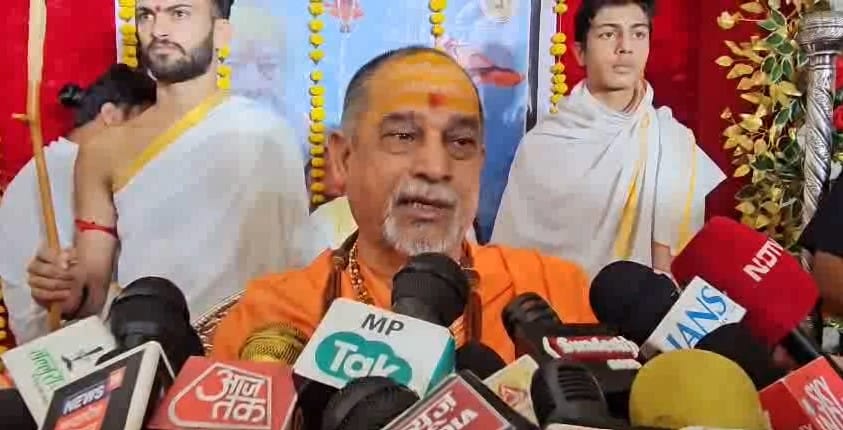 MP News: Shankaracharya Sadanand Saraswati raised questions on religion, security and politics in Kareli
