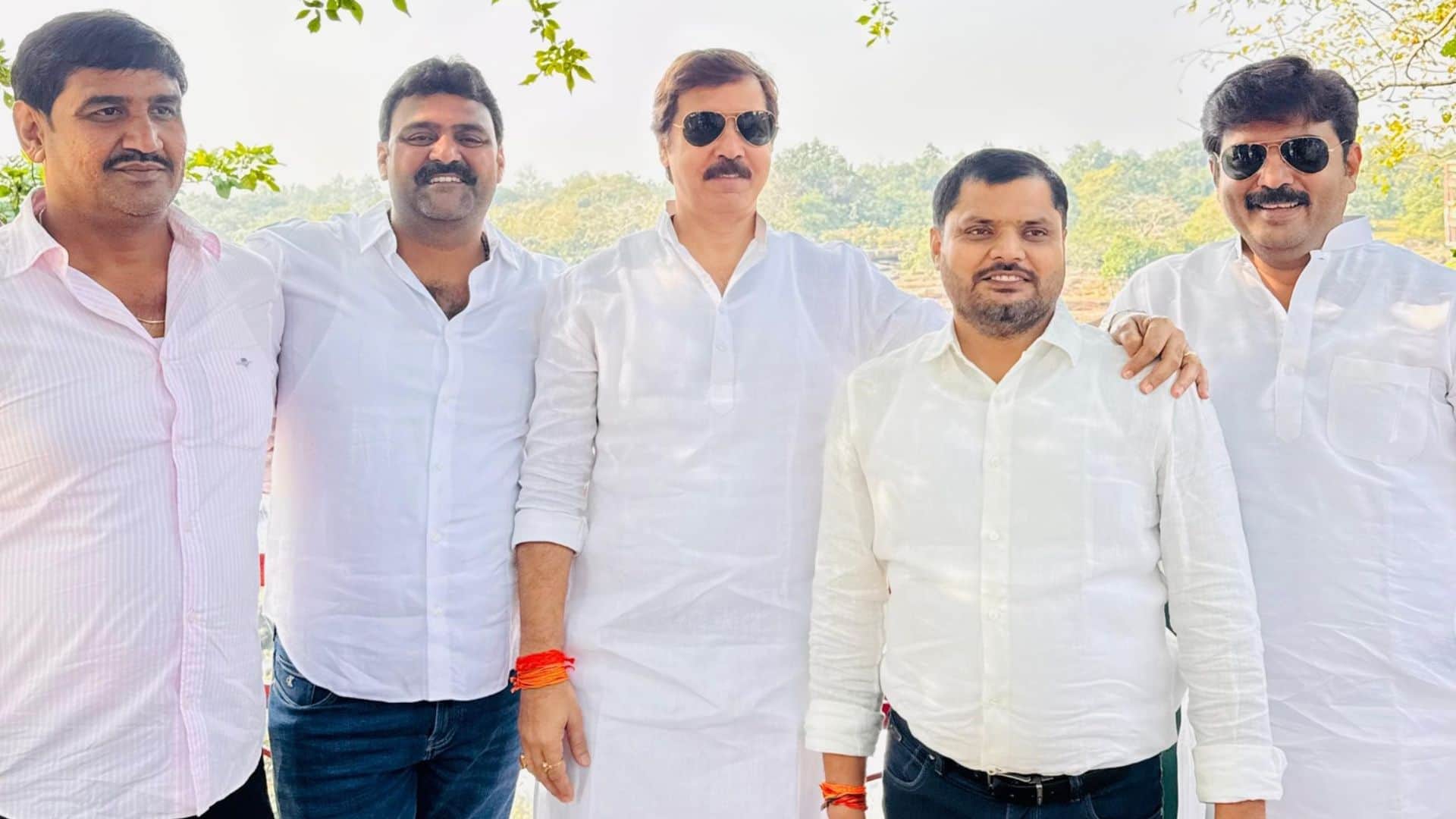 Cough syrup case Amit Singh Tata and constable Alok come to visit Rajdari with Dhananjay Singh in chandauli