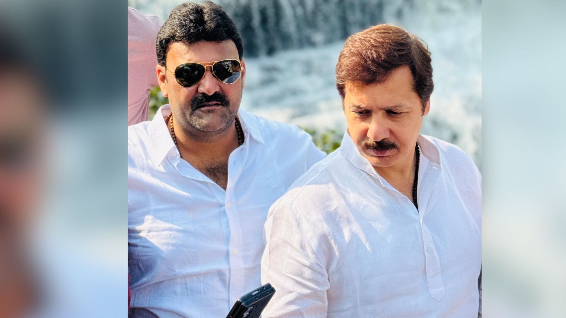 Cough syrup case Amit Singh Tata and constable Alok come to visit Rajdari with Dhananjay Singh in chandauli