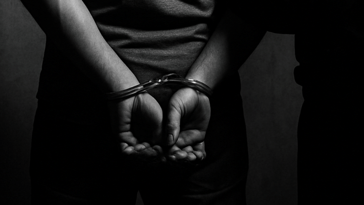 Bihar: बिहार पुलिस की बड़ी कामयाबी, शातिर चोर गिरफ्तार, 30 लाख के जेवरात और 8 लाख कैश बरामद