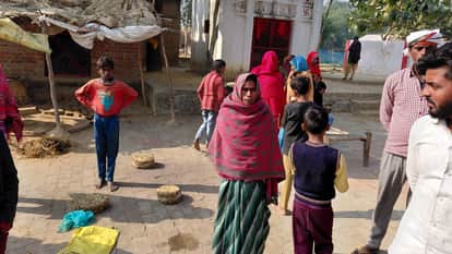 Barabanki: Three teenage girls who went out to pluck greens in a field are missing