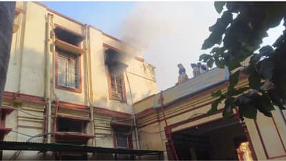 fire broke out in Central Library of BHU and fire brigade brought it under control in varanasi