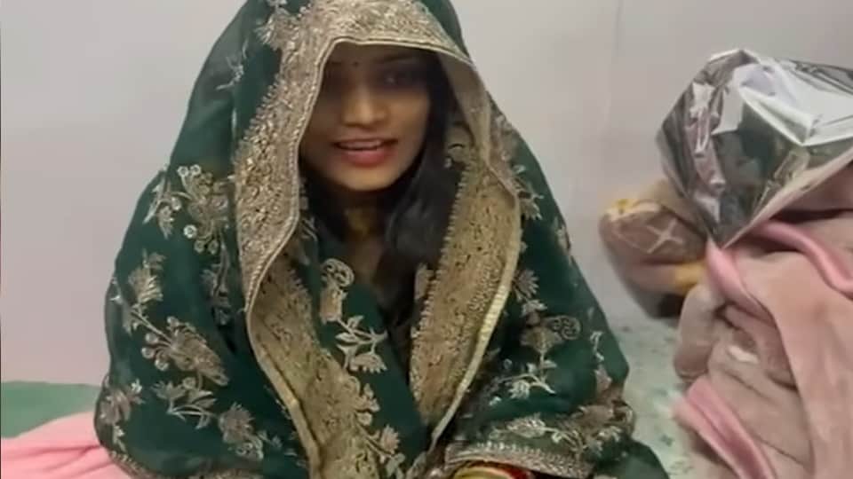 Guitar Bahu: UP Rockstar Bride Tanya Singh Goes Viral for Singing with Guitar, Crosses Million Views