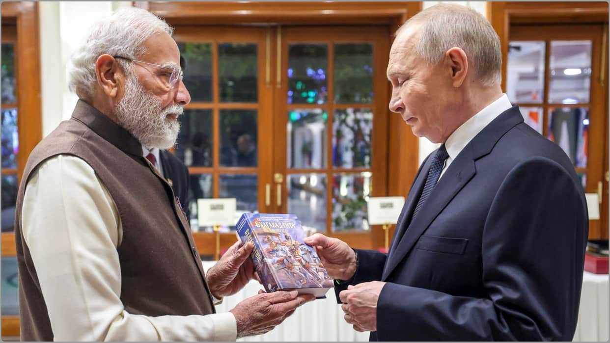 Gifts given by PM Narendra Modi to Russian President Vladimir Putin, Know all gifts