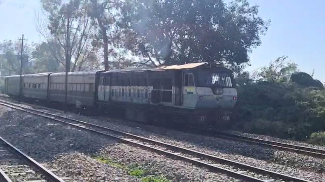 पठानकोट-जोगिंद्रनगर रेल(फाइल)।