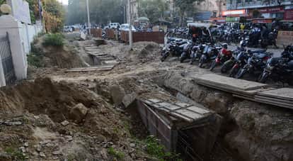Kanpur CM Grid Scheme The Greenpark Parade Chowk road has been dug up for six months