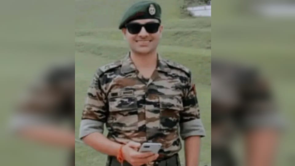 Bijnor: Army Lance Naik Om Singh Dies in Tragic Car, Tractor Trolley Collision Near Syohara
