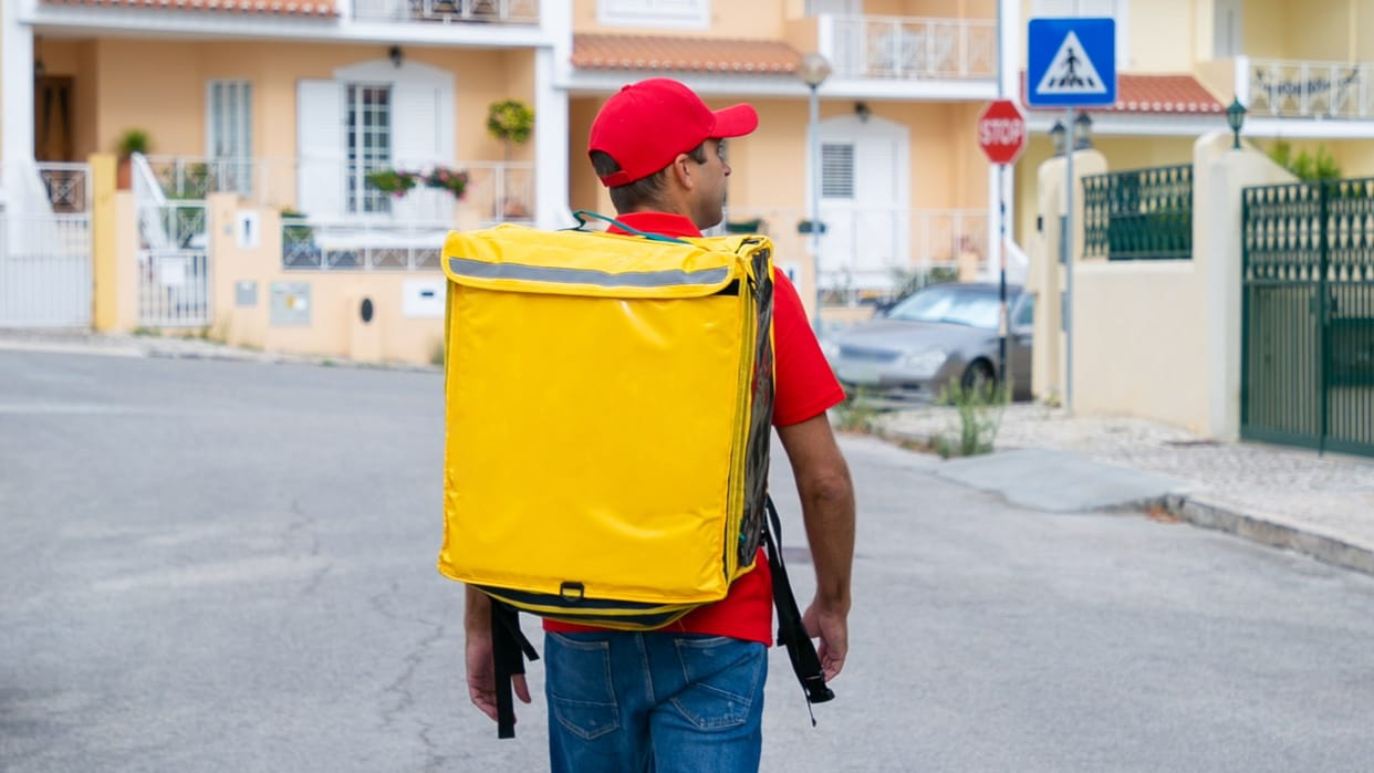 Marriage on the horizon yet a young man quits his 25 lakh rupee job to become a delivery boy Know here