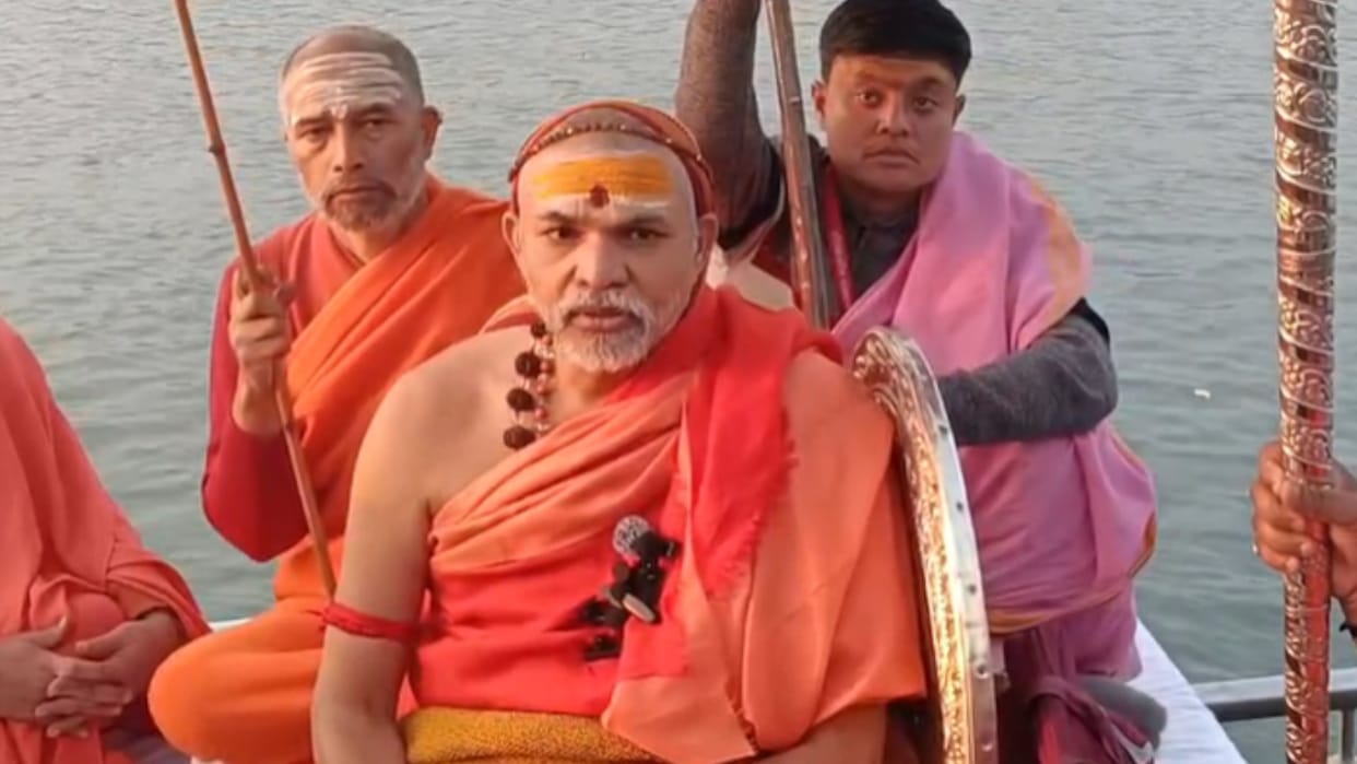 Avimukteshwarananda will sound the conch shell for cow protection crusade today.