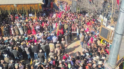 After 54 years shant mahayagya in Jhadag village Jubbal shimla, hundreds of devotees gathered for Shikha Pujan