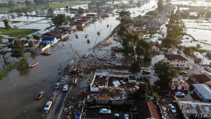 Indian envoy discusses reconstruction needs with Sri Lanka Housing Minister after Cyclone Ditwah