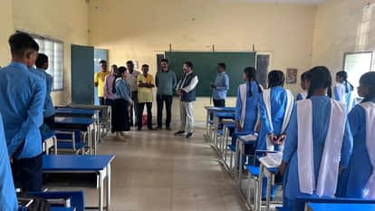 MLA Indra Sao attacks the state BJP government alleging illegal extortion at Swami Atmanand School in Bhatapar