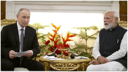 PM Narendra Modi talks with Russia President Vladimir Putin Hyderabad House Ukraine War Peace news and updates