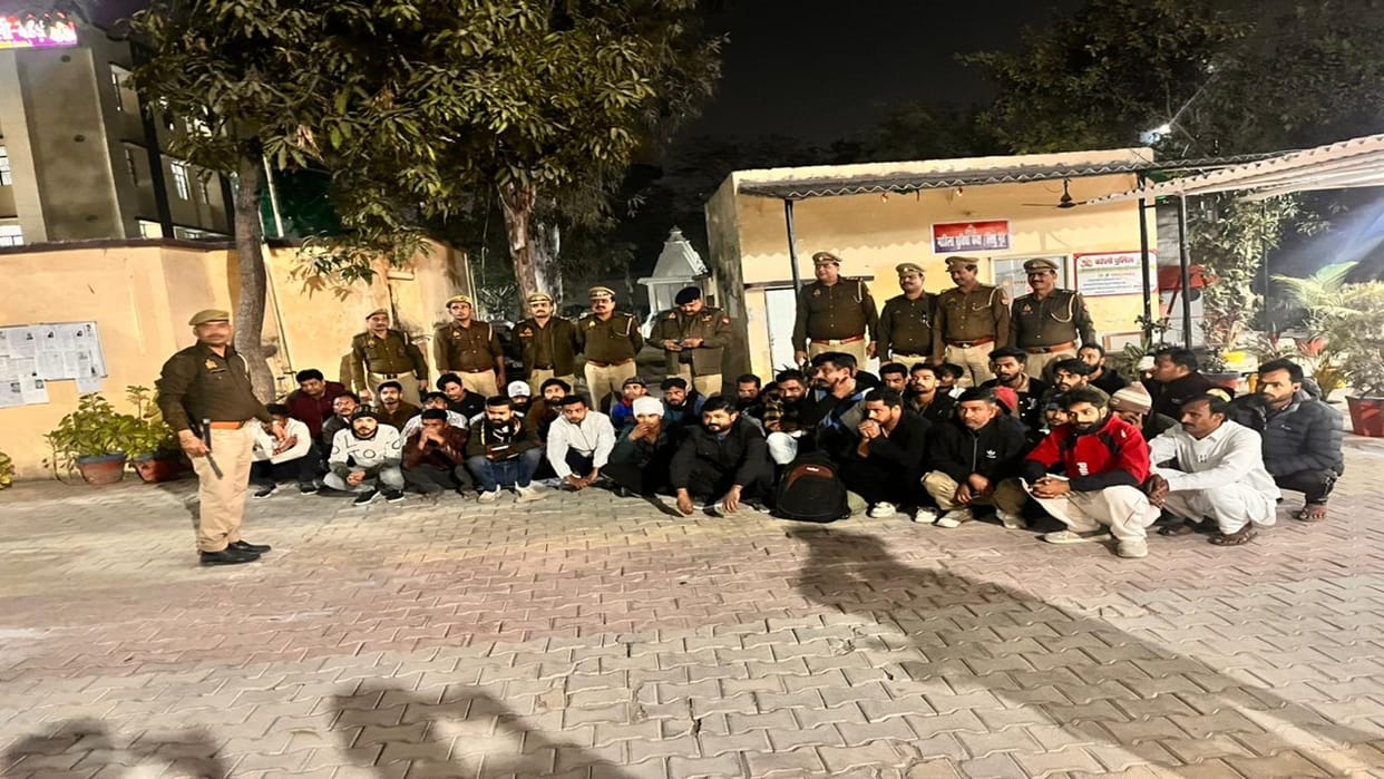 Police arrested 77 people for allegedly drinking alcohol in public places in bareilly
