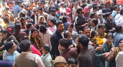 वृंदावन में 6 दिसंबर को हाई अलर्ट: बांके बिहारी मंदिर में सुरक्षा व्यवस्था सख्त, चप्पे चप्पे पर पुलिस तैनात High Alert at Banke Bihari Temple as Police Tighten Security for Devotees