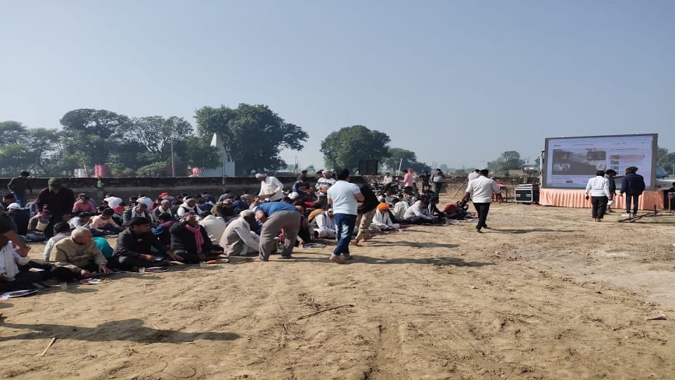 peace prayer and feast were organized in Baldev in Mathura after death of actor Dharmendra