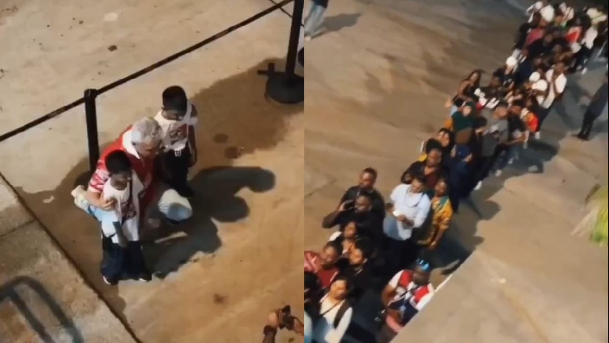 Malaysian Fans queuing up to click a picture with Ajith Kumar video goes viral