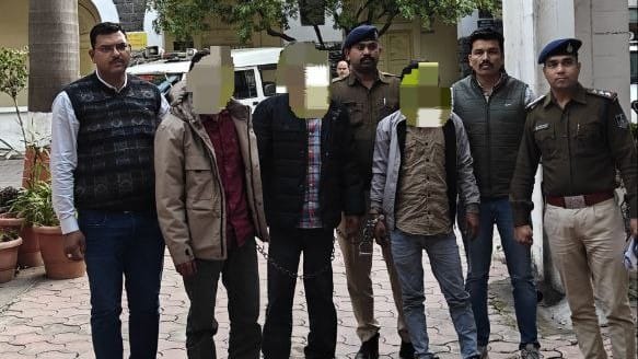 Indore News Rau police arrested three interstate criminals with illegal weapons bought via Instagram deal