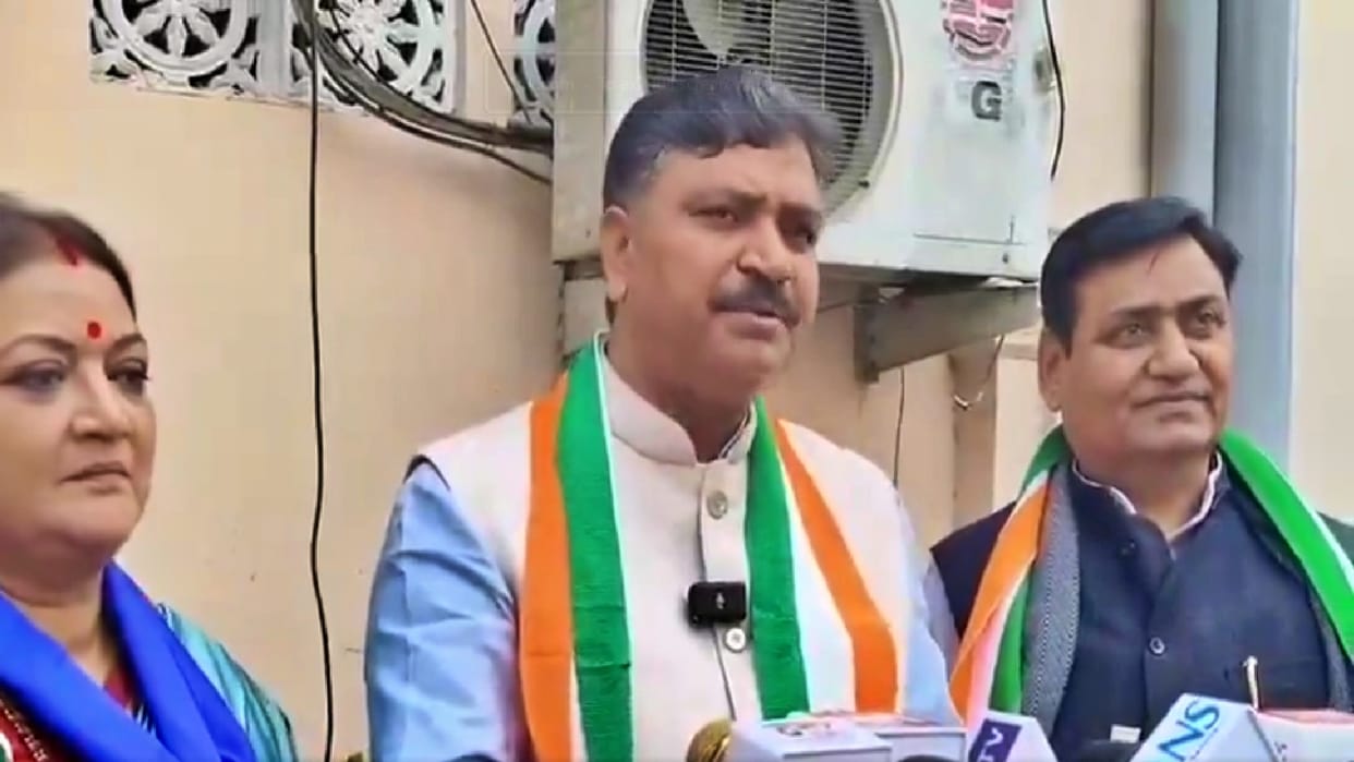 Assam Police Raid on Pawan Khera Sparks Political Storm, Rajasthan Congress Targets BJP