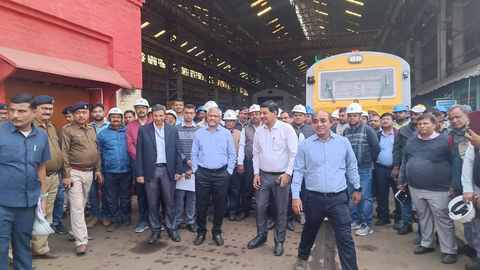 जमालपुर पहुंचे पूर्व रेलवे के जीएम
