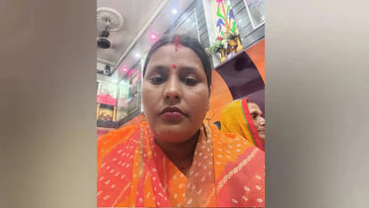In Kushinagar, an uncle stabbed his mother to death in front of his children news in hindi