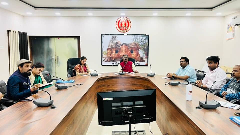 केंद्राध्यक्ष, पर्यवेक्षक और उड़न दस्ता टीम की बैठक हुई