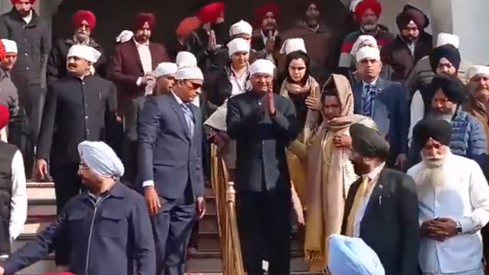 Former President Ram Nath Kovind reached Sri Harmandir Sahib paid obeisance