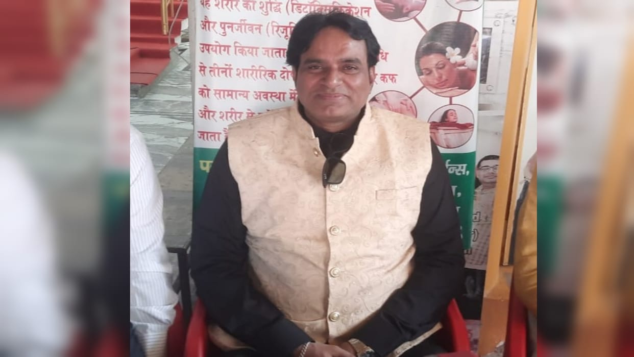 Playback singer Ravi Jain reached Prayagraj, got recognition for singing a song in 22 languages