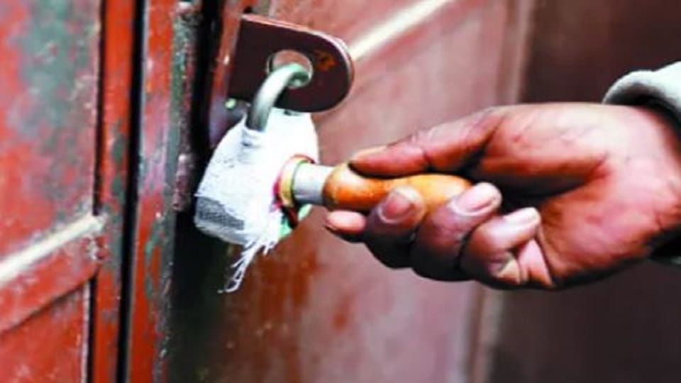Three clinics sealed for extorting money from patients in rudrapur