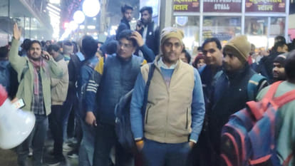 Kanpur: Candidates throng Central, occupying reserved coaches; RPF and GRP evacuate coaches