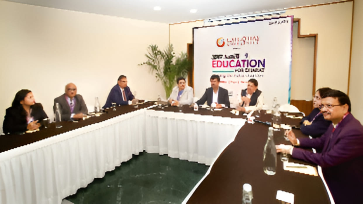 Amar Ujala Conclave Education for Bhara Roundtable discussion on Integrating AI into Curriculum is Necessary
