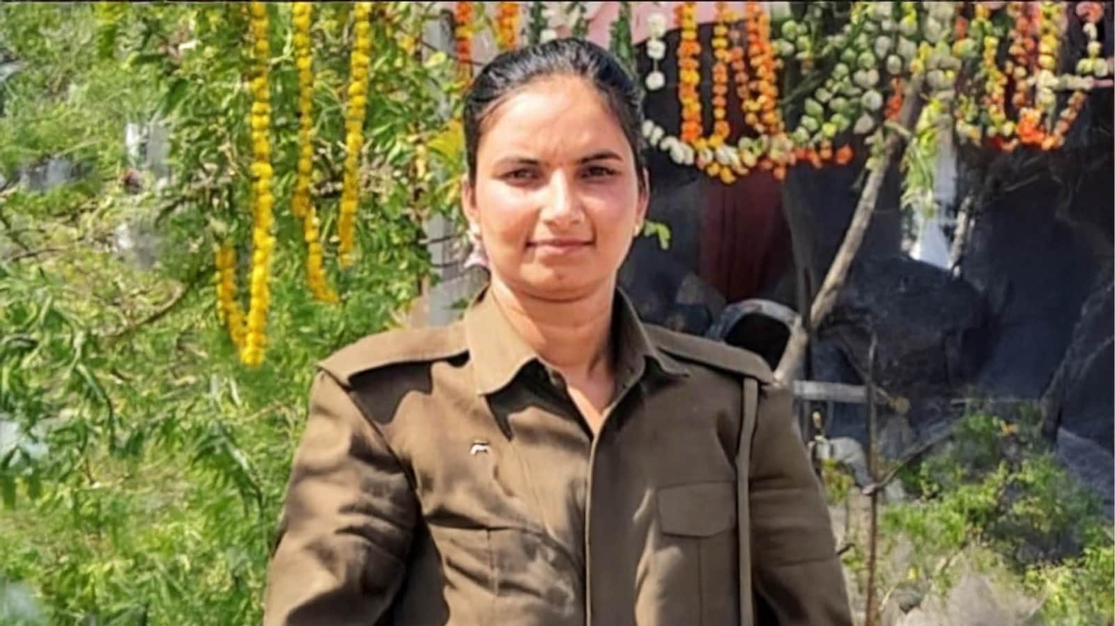 jalaun sho Death case accused woman constable pressurising on inspector to spend Rs 25 lakh for her marriage