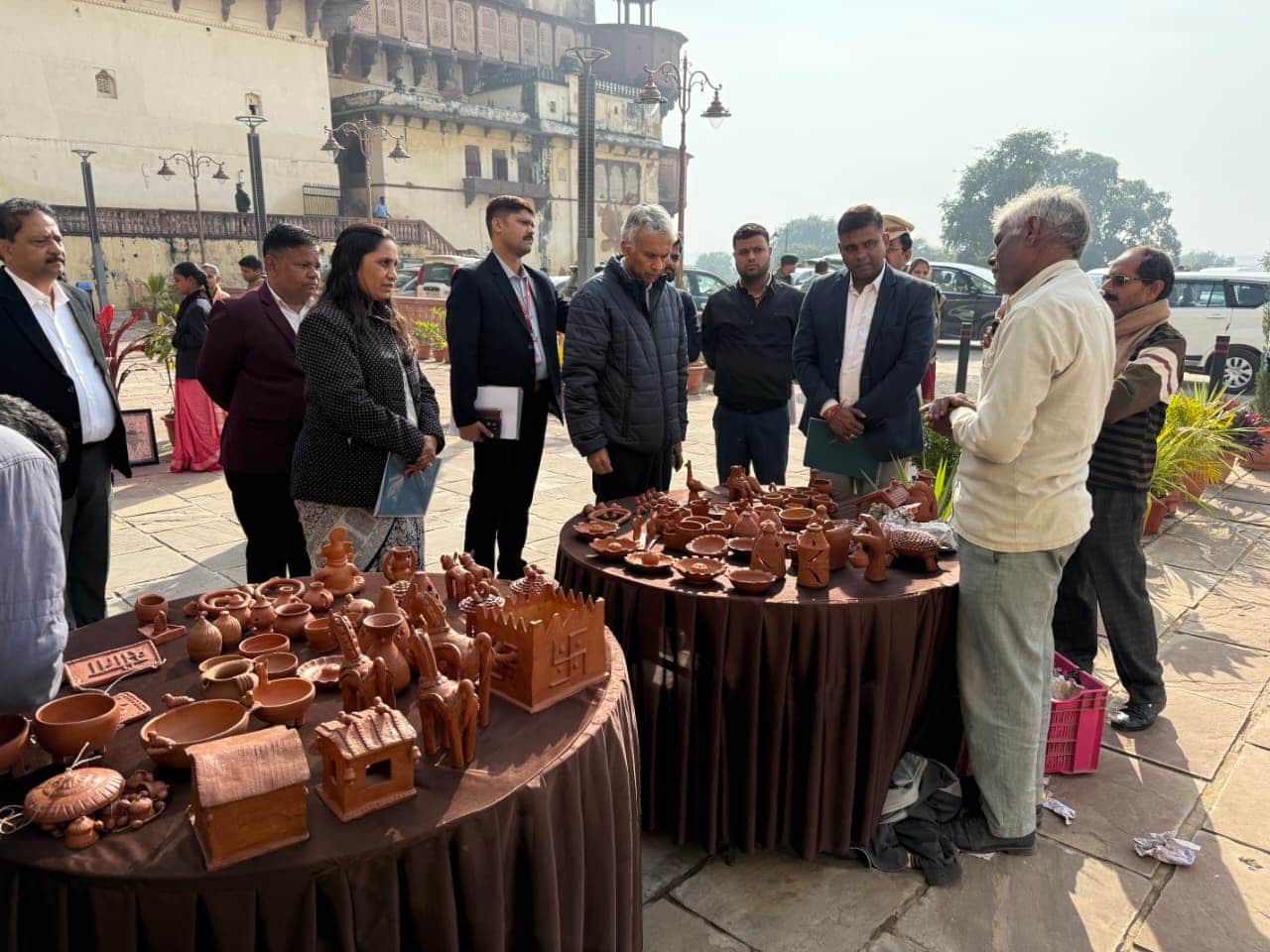 MP News: CS inspected construction work in Orchha, said- develop it as a world class tourist destination