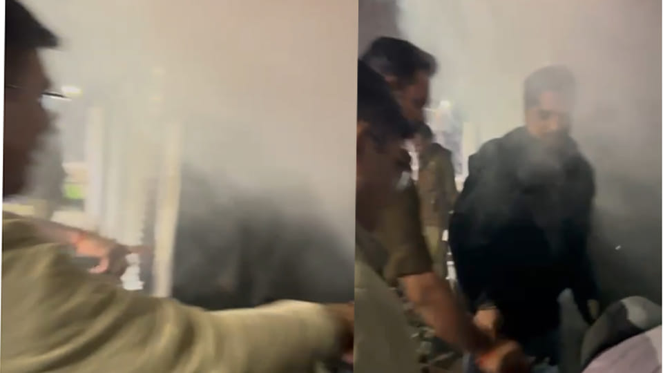 Kanpur: Fire breaks out in pan masala warehouse