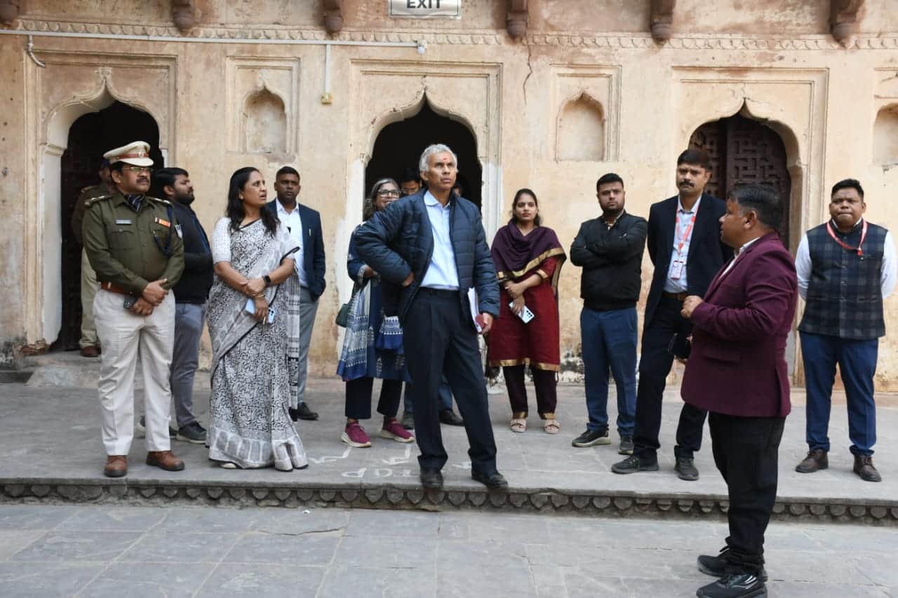 MP News: CS inspected construction work in Orchha, said- develop it as a world class tourist destination