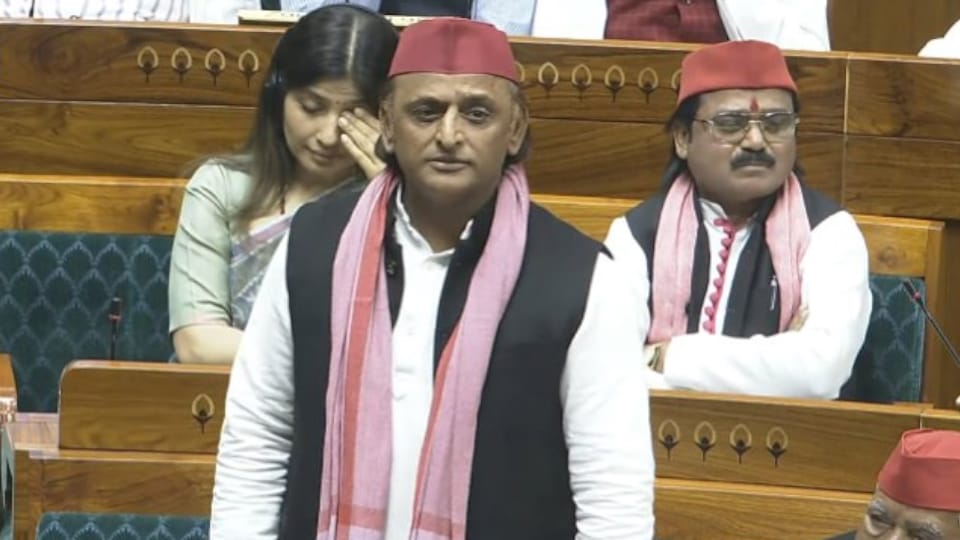 Akhilesh Yadav says Vande Mataram should not be just for singing it should be performed Lok Sabha