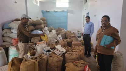 administration is taking strict action regarding paddy procurement in Dhamtari