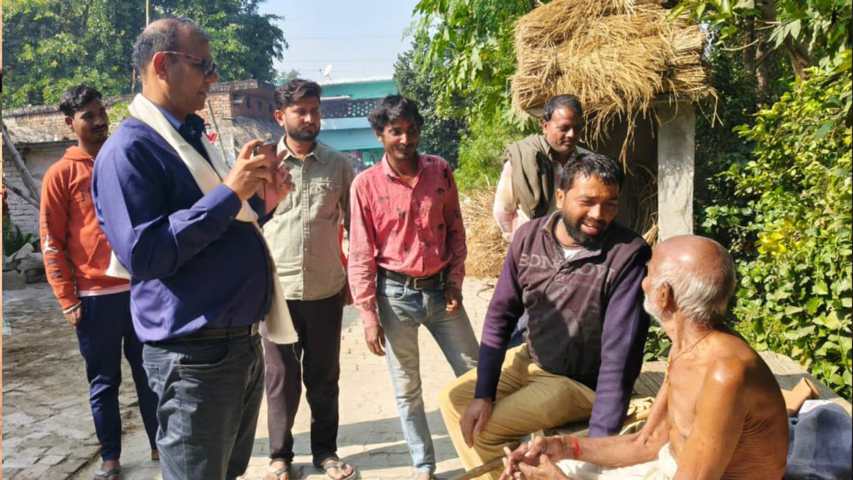 A great-grandson arrived home from Fiji in search of loved ones in Basti district news in hindi