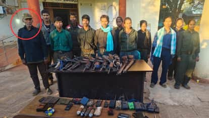 CG: 12 Naxalites surrendered in Khairagarh; many modern weapons including three AK-47s seized
