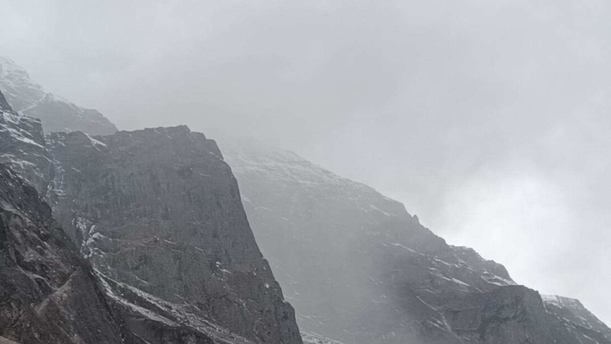 Snowfall in Niti Valley and ITBP and Army posts increased chill Uttarakhand news in hindi