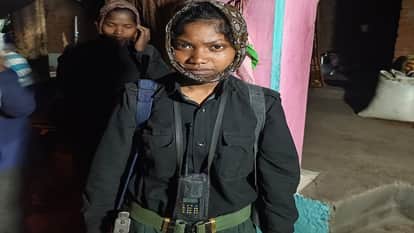 Major blow to Naxalism 12 Maoists including Ramdher who carried a reward of one crore rupees surrender MMC zon