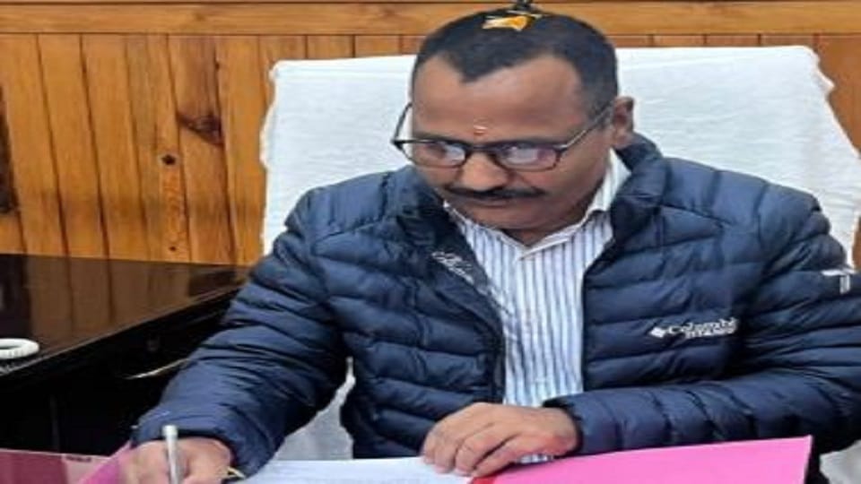 DM Lalit Mohan Raiyal directed the officials to take necessary steps to prevent human-wildlife conflict