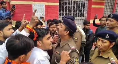 muzaffarpur ls college abvp student protest principal lock