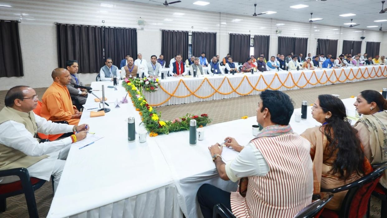 CM Yogi Adityanath meeting with public representatives in Ghaziabad and gave instructions